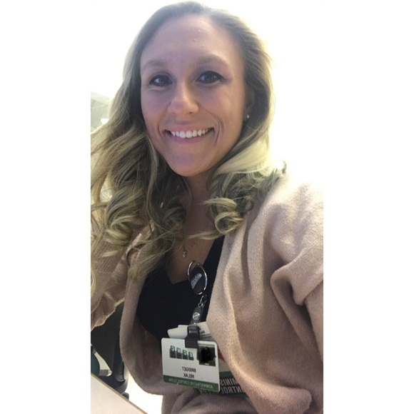 Meet your Posher, Bridget - Picture 1 of 1